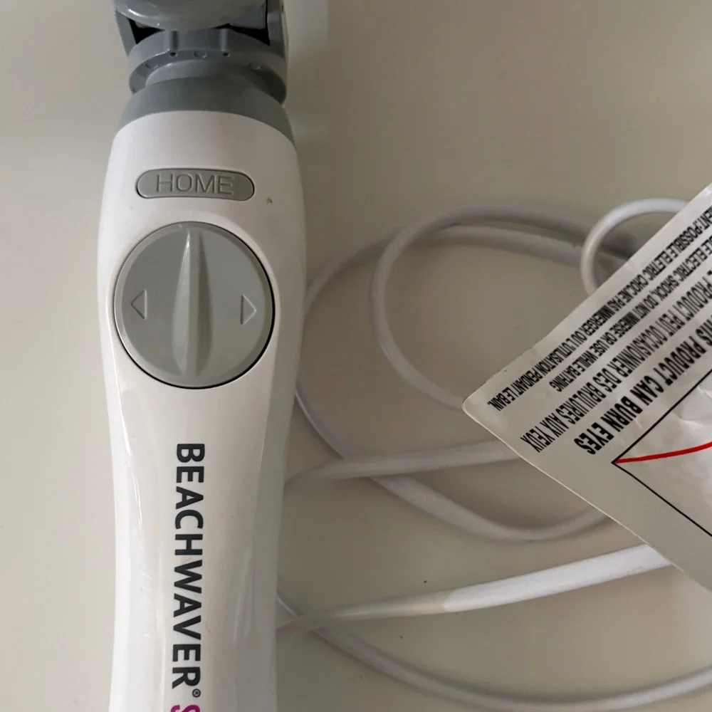 Beachwaver S1 Ceramic Curling Wand in White and Silver